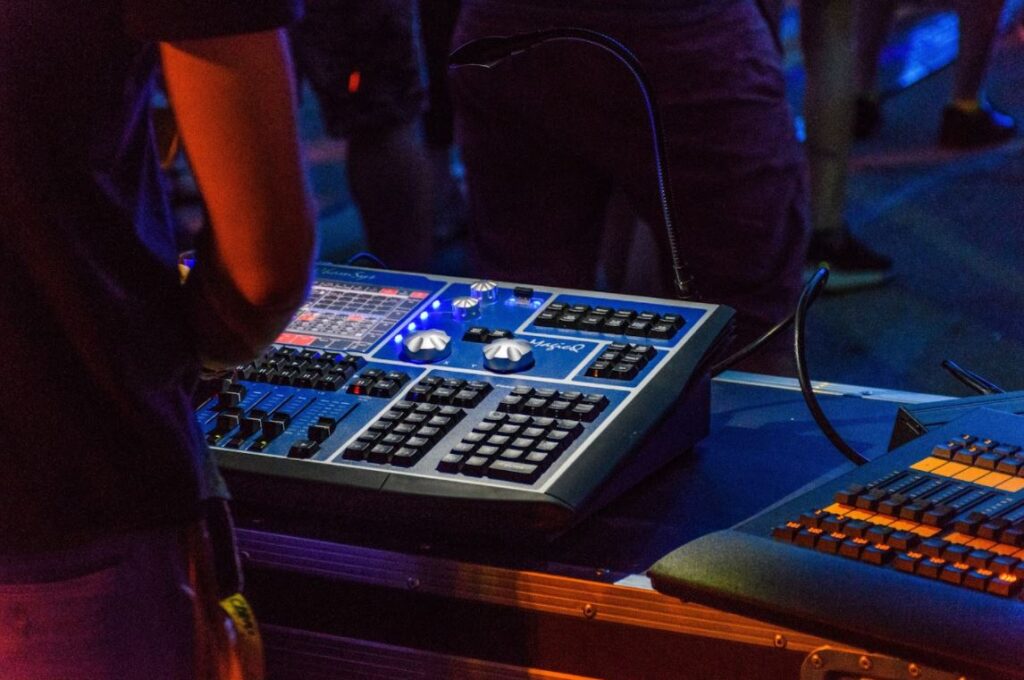 ¿Cómo elegir un buen proveedor de equipos audiovisuales?