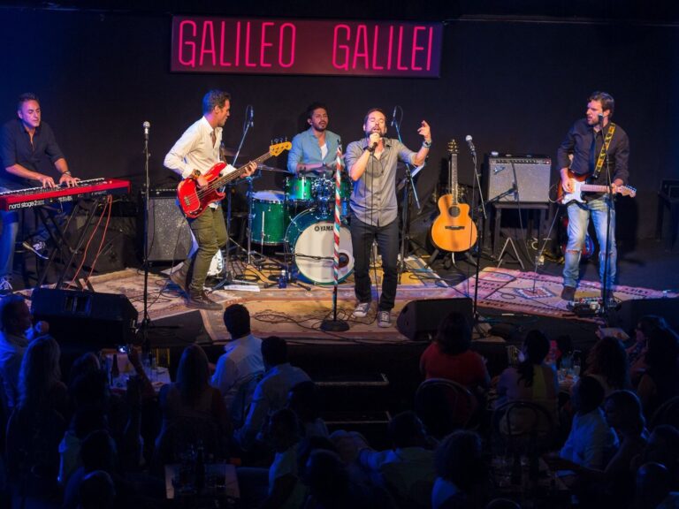 GRUPO DE VERSIONES